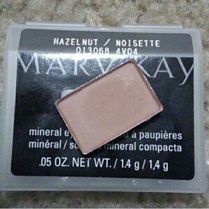 Mary Kay Hazelnut/Driftwood Eyeshadow